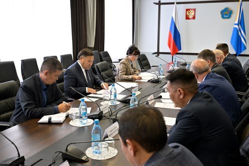 Тывада чаарттынган «Хандагайты» автомобиль эрттирилге пунктузун киирери-биле, каайлы төлээлериниң институдун калбартыр