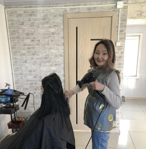 Надежда Кунгаалай открыла свой салон красоты