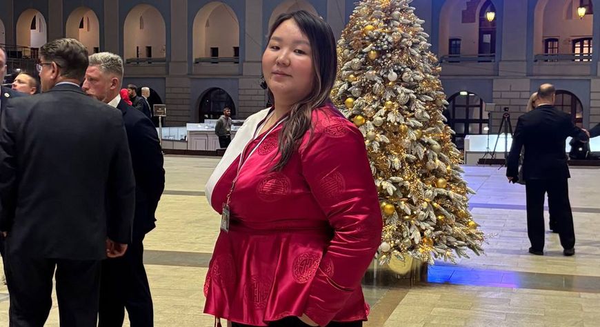 Салгал дамчаан аныяк журналист