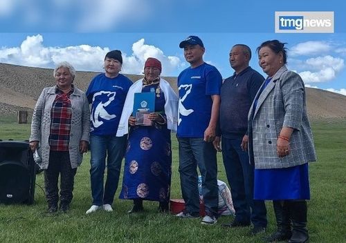 Тыва АССР-ниң алдарлыг малчыны мугур сезен харлаан