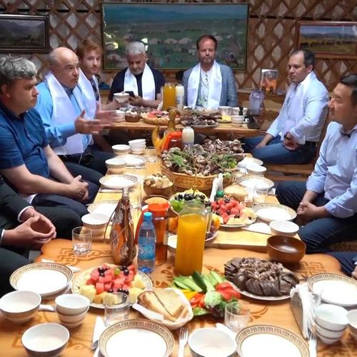 «Сан-салыр» для гостей из Эквадора