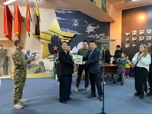 Ночь искусств в Туве - Презентация книги о героях СВО и выставка военной экипировки