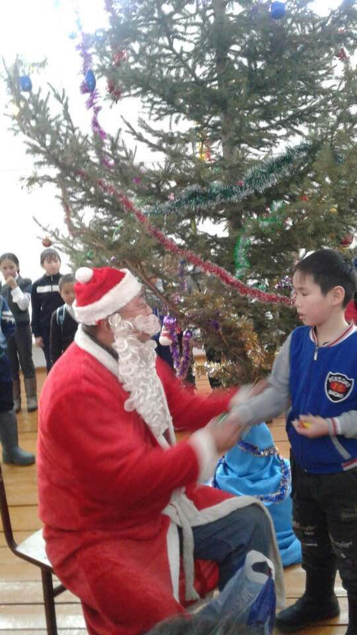 К друзьям-оленеводам – с подарками