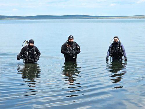 Водолазы Тувы проводят подготовку купальных зон республики