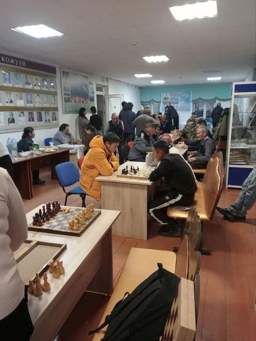 В школе имени Тувинских добровольцев установили мемориальную доску