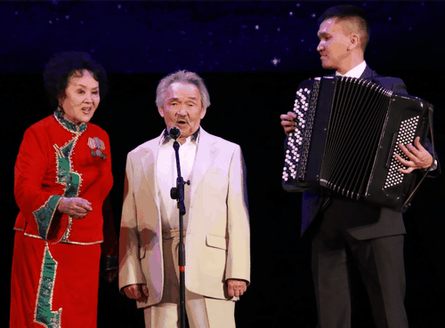 Народному артисту России и Тувы Люндуп Солун-оолу вручили высшую награду