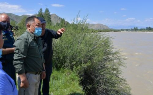 ГЛАВА ТУВЫ ПРОВЕЛ В БАЙ-ТАЙГИНСКОМ РАЙОНЕ ВЫЕЗДНОЕ ЗАСЕДАНИЕ ПО ПРЕОДОЛЕНИЮ ПОСЛЕДСТВИЙ ПРОШЕДШЕГО ПАВОДКА