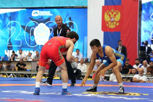 В Каспийске начинается чемпионат России по спортивной борьбе. Борцы Тувы прошли жеребьевку