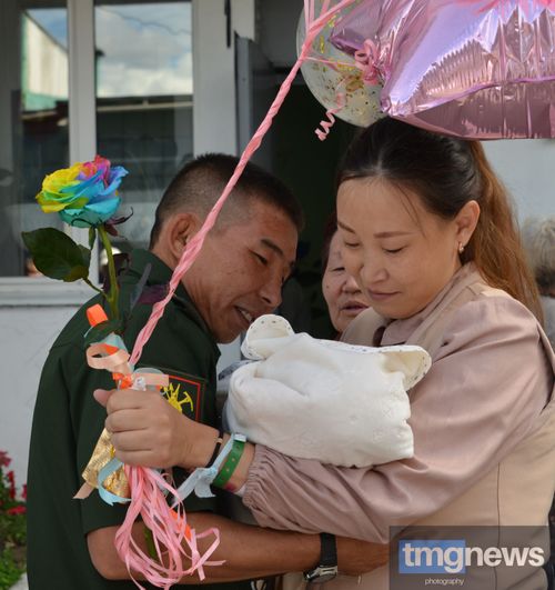 В Туве из перинатального центра выписали первенца Героя России Мергена Донгака
