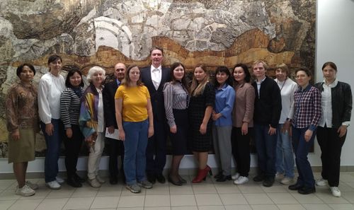 «Сибирьде база кожа-хелбээ регионнарда чоннарның дылдары» эртем конференциязындан