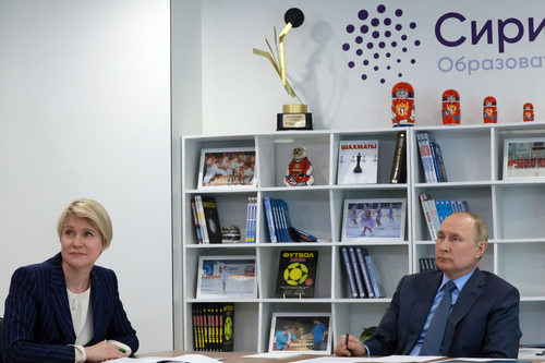 Путин поручил "Сириусу" заняться поддержкой развития талантов у детей в ДНР и ЛНР