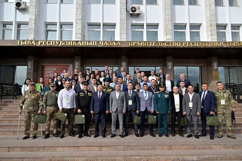 Министр земельных и имущественных отношений Тувы стал наставником одного из участников проекта «Герои Тувы»