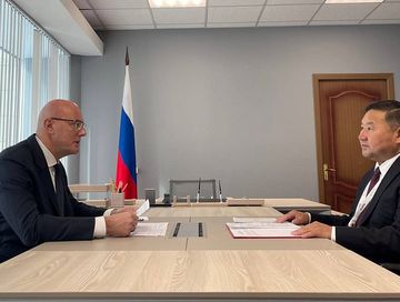 Владислав Ховалыг на встрече с вице-премьером России Дмитрием Чернышенко обсудил вопросы развития Тувы