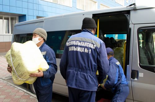 7 аппаратов ИВЛ и защитные СИЗы поступили сегодня в республику