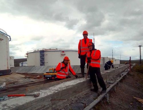 Студенты ТувГУ проводят летний трудовой сезон на нефтебазе Норильска