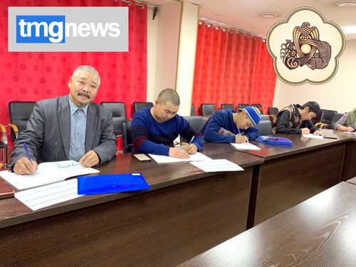 Лицензированные хоомейжи. Впервые в Туве преподаватели по хоомею получают свидетельства специалистов