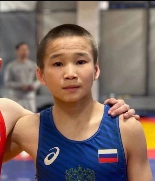 Глава Тувы поздравил с победой в Первенстве Европы Чингиса Сарыглара