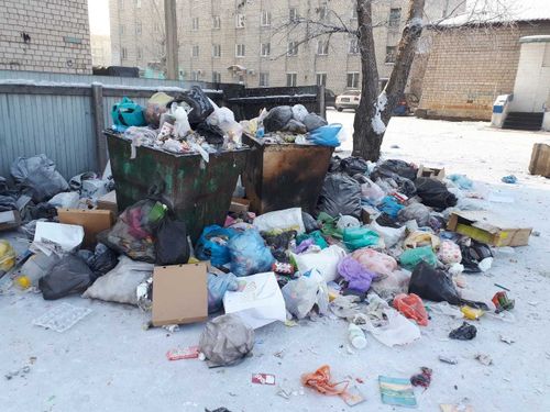 В тени «золотого» мусора