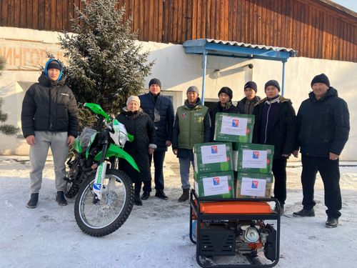Четыре района Тувы передали гуманитарный груз для участников СВО