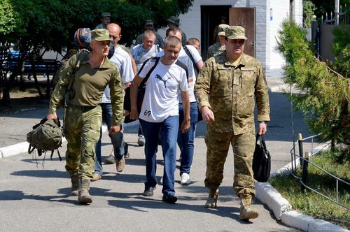 Мобилизованные полностью обеспечиваются питанием и необходимыми лекарствами