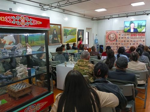 Сегодня - второй день работы выставки "Магия камня"