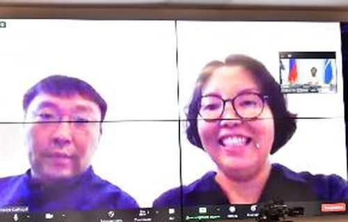 Врио Главы Тувы Владислав Ховалыг провел онлайн-прием граждан