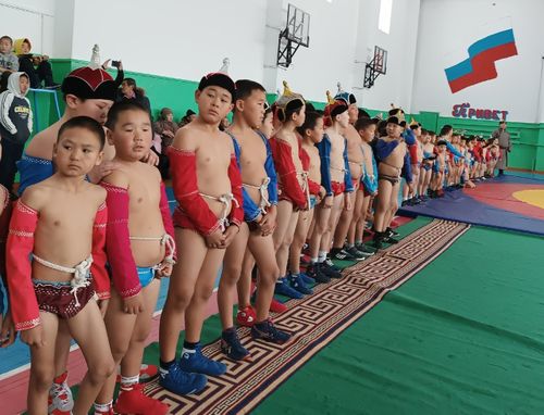 Суд приставтары хүреш маргылдаазын эрттирген