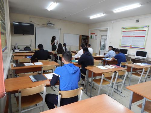 «Есть такая профессия — Родину защищать»: Вузы Минобороны РФ приглашают юношей и девушек на обучение