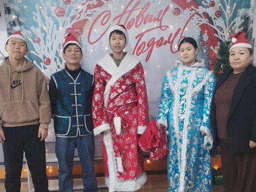 Школьники Ак-Довурака поздравили соцработников в рамках акции «Российский детский Дед Мороз»