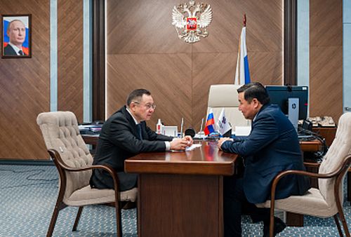 Министр строительства и ЖКХ РФ Ирек Файзуллин провел рабочую встречу с врио главы республики Тыва Владиславом Ховалыгом
