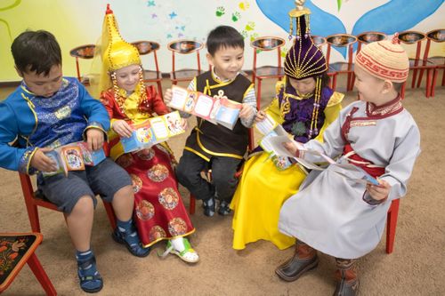 Бичии чаштарга өөредиглиг номчугаштар