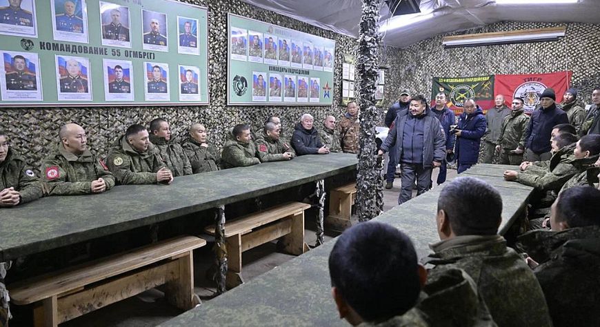 Үндезилеттингенинден бээр 10 чылдаан 55-ки аңгы гвардейжи мото-адыгжы бригаданы Кутузов ордени-биле шаңнаан