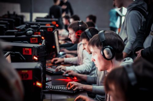 Школьников Тувы приглашают участвовать во Всероссийских киберспортивных играх