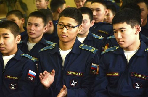 В Туве 63 выпускника покинут Президентское кадетское училище