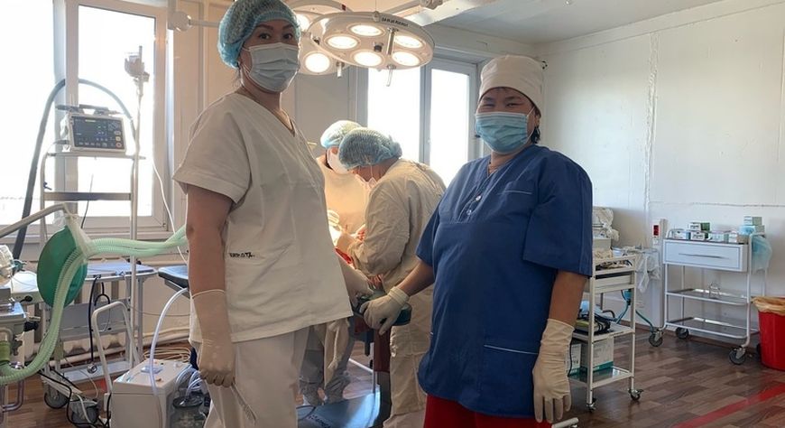 В Монгун-Тайге ребенку провели сложную операцию