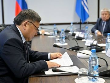 Владислав Ховалыг провел совещание по строительству спорткомплекса ЦСКА в Кызыле