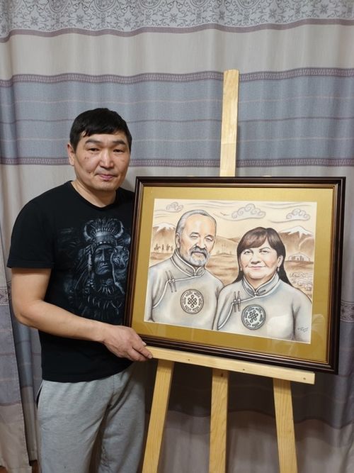 Художник Радомир Балган написал портрет друзей Тувы