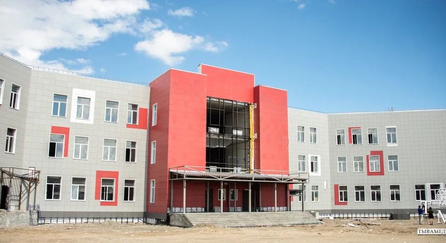 Новую школу в Спутнике сдадут уже осенью