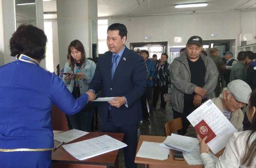 Депутат Госдумы России Мерген Ооржак: Активность граждан на предварительном голосовании – показатель политической зрелости и ответственности 