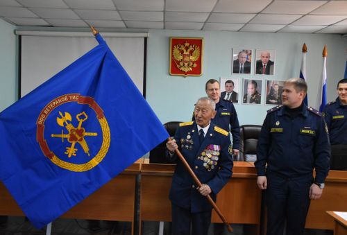 УФСИН России по Туве приняло полотнище знамени ветеранской организации