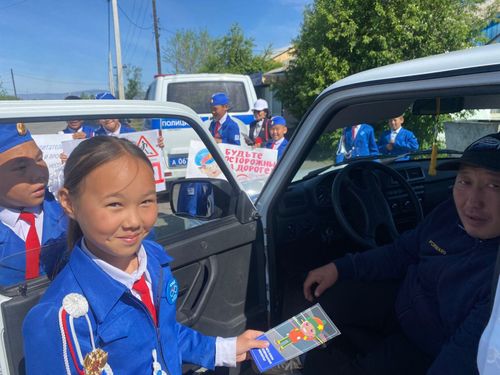 Водителям Дзун-Хемчикского района напомнили о правилах перевозки детей