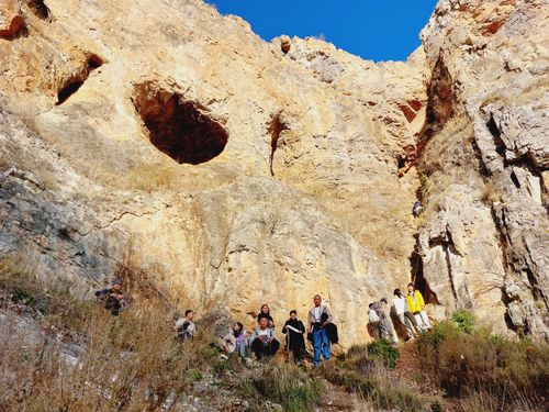 Студенты ТувГУ побывали в Красных пещерах