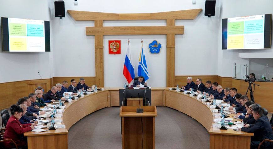 Владислав Ховалыг провел еженедельное совещание с правительством Тувы