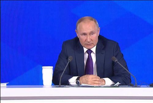 Почему Путин приезжает в Туву только с Шойгу?