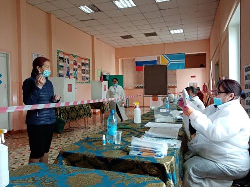 ЖИТЕЛИ ТУВЫ ПРИНИМАЮТ  АКТИВНОЕ УЧАСТИЕ В ГОЛОСОВАНИИ ПО ПОПРАВКАМ В КОНСТИТУЦИЮ