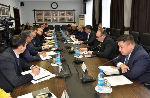 Владислав Ховалыг обсудил приоритетные задачи для Тувы по итогам командировки в Москву