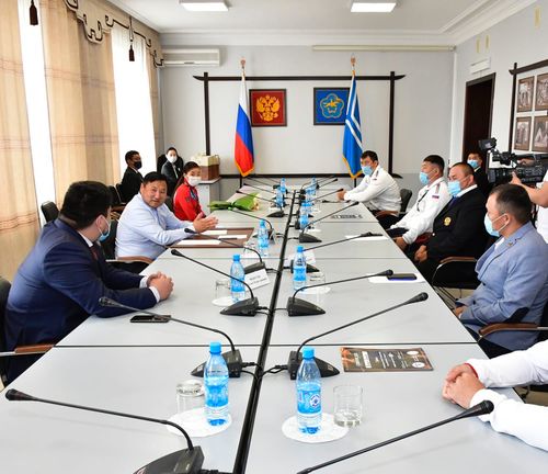 СУМО МӨГЕЛЕРИНГЕ БЕДИК ЧЕДИИШКИННЕРНИ КҮЗЭЭН