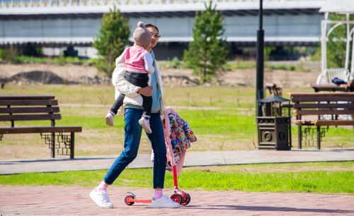 Забота о детях: ответственность родителей и новые штрафные санкции