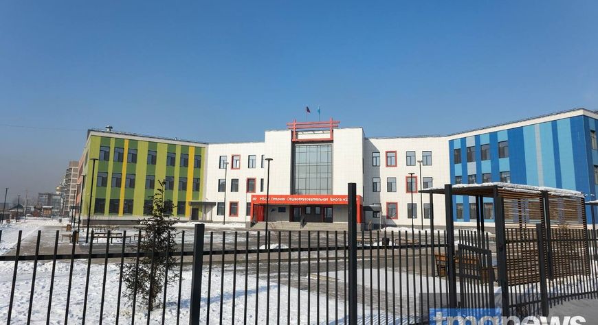 В Кызыле состоялась торжественная церемония в честь присвоения имени Дожулдея Ондара школе № 22