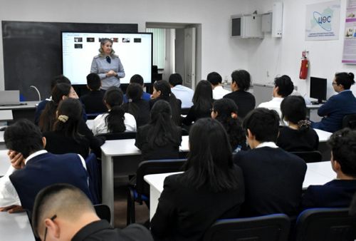 Правовой урок для подростков провели сотрудники УФСИН России по Республике Тыва